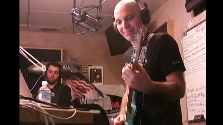 Joe Satriani Is Asked To Play Guitar On Air And People Immediately Reach For Their Cameras… | Society Of Rock Videos