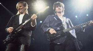 In 1989, Rush Made History In A Packed Arena With Legendary Performance Of ‘Spirit Of The Radio’ | Live
