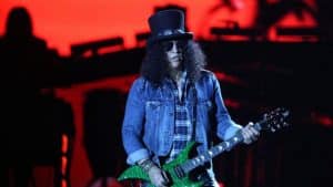 70,000 Fans Booed Guns ‘n Roses For Saying “Hello Sydney” In Melbourne