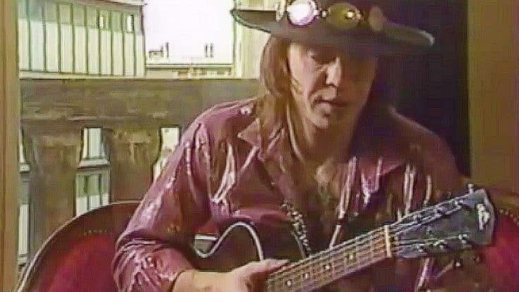 Stevie Ray Vaughan Has An Impromptu Acoustic Jam Session That Leaves Everyone Speechless | Society Of Rock Videos