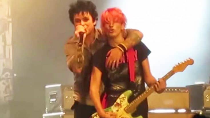 Young Fan Joins Green Day On Stage, And Steals The Show With Epic Guitar Skills! | Society Of Rock Videos