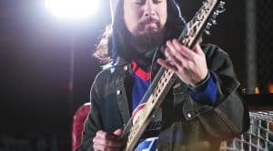 Man Crafts A Slide-Guitar Out Of Two Hockey Sticks And You’ll Be Amazed By How It Sounds!