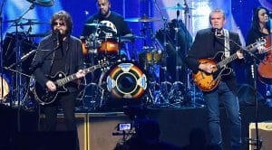 Electric Light Orchestra Open Rock and Roll Hall Of Fame Show With Wondrous Tribute To Chuck Berry!