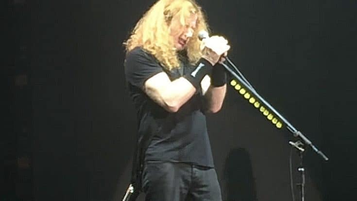 A Heartbroken Dave Mustaine Halts Show To Pay Tribute To Chris Cornell With Live “Outshined” Cover | Society Of Rock Videos