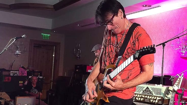 Steve Vai Is Handed A Guitar From A Fan And People Immediately Break Out The Cameras To Start Filming | Society Of Rock Videos