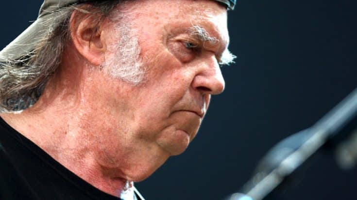 Neil Young Shuts The Door On A 31 Year Legacy, And We’re Pretty Bummed About It | Society Of Rock Videos