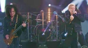 Billy Idol Crashes ‘Late Late Show,’ & Sounds Better Than Ever In This Gritty ‘White Wedding’ Performance!