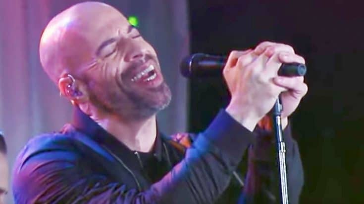 Chris Daughtry Shows Off His Insane Vocals In His Flawless, Acoustic Cover of “Free Fallin'” | Society Of Rock Videos