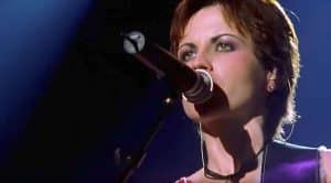 18 Years Later, Fans STILL Can’t Stop Talking About This Band’s Cover Of Fleetwood Mac’s “Go Your Own Way”