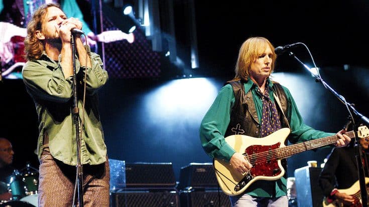 Tom Petty Invites Eddie Vedder On Stage To Sing Duet of “The Waiting,” & It’s Just Too Damn Amazing! | Society Of Rock Videos