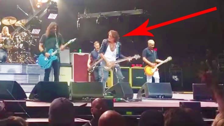 Aerosmith’s Joe Perry Returns To Cal Jam For Historic ‘Draw The Line’ Performance With Foo Fighters! | Society Of Rock Videos