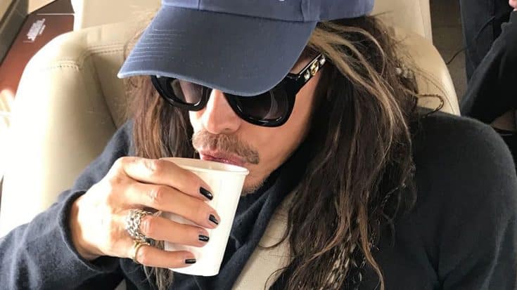 This Innocent Airplane Photo Of Steven Tyler Has People Mad For All The Wrong Reasons | Society Of Rock Videos