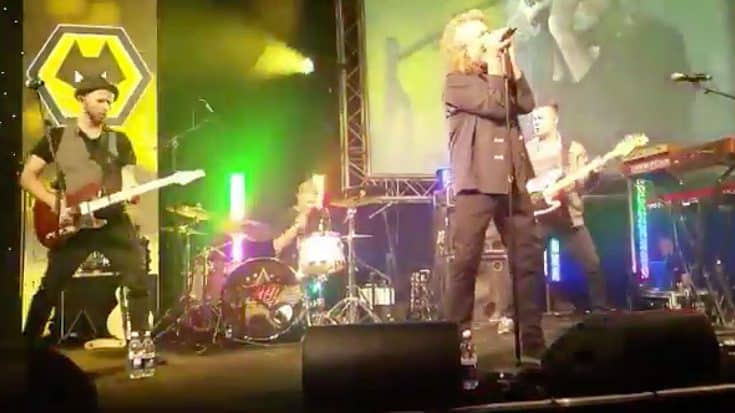 Robert Plant Crashes Party – Joins Band To Sing “Whole Lotta Love” | Society Of Rock Videos