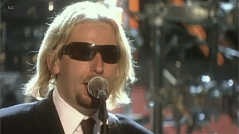 Nickelback Were Asked To Cover “Sharp Dressed Man” – When They Did, Jaws Hit The Floor | Society Of Rock Videos