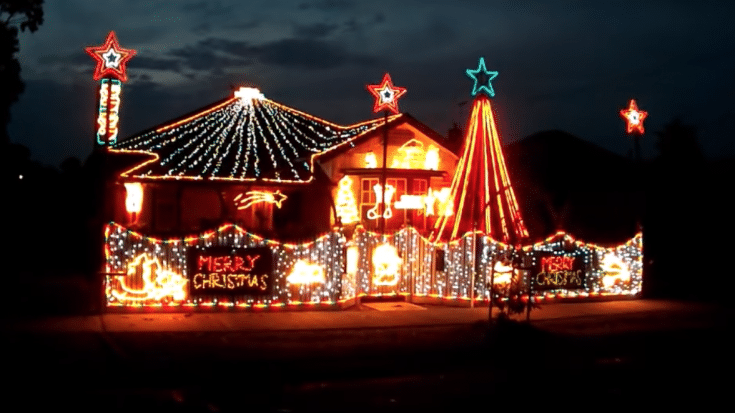 Christmas Lights Synchronized to “We Will Rock You” | Society Of Rock Videos