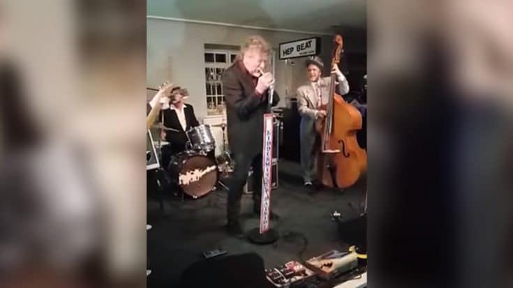 Things Got Wild When Robert Plant Crashed A Party And Sang Elvis Presley Covers | Society Of Rock Videos