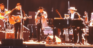 Neil Young And Bob Dylan Duet Again After 25 Years – Watch!
