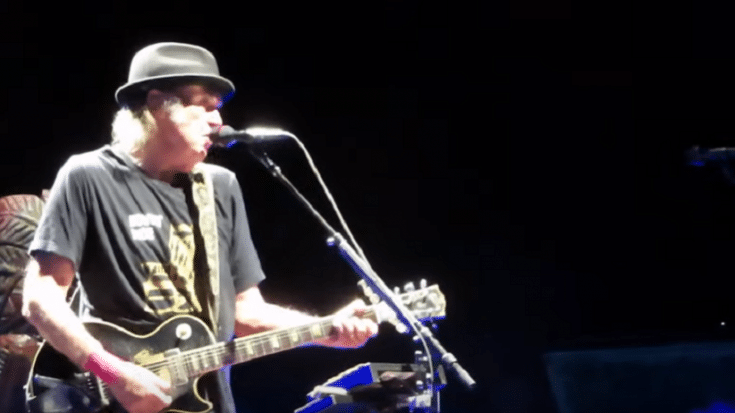 Watch Neil Young Play Rare Track From 1974 For The First Time Again After 16 Years | Society Of Rock Videos