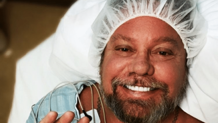 Mötley Crüe’s Vince Neil Underwent Hand Surgery | Society Of Rock Videos