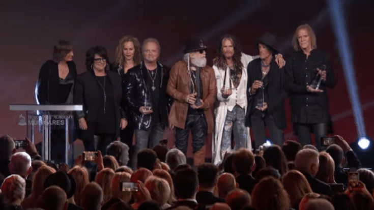 Joey Kramer Accepts Award With Band But Didn’t Perform With Them | Society Of Rock Videos