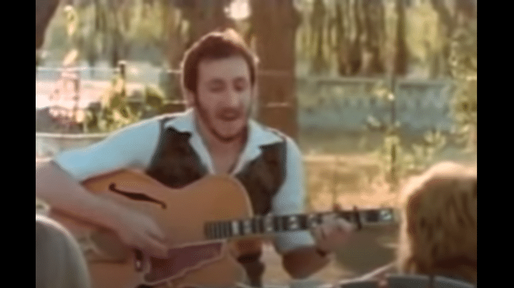 Watch Pete Townshend Perform “Drowned” In India 1976 | Society Of Rock Videos