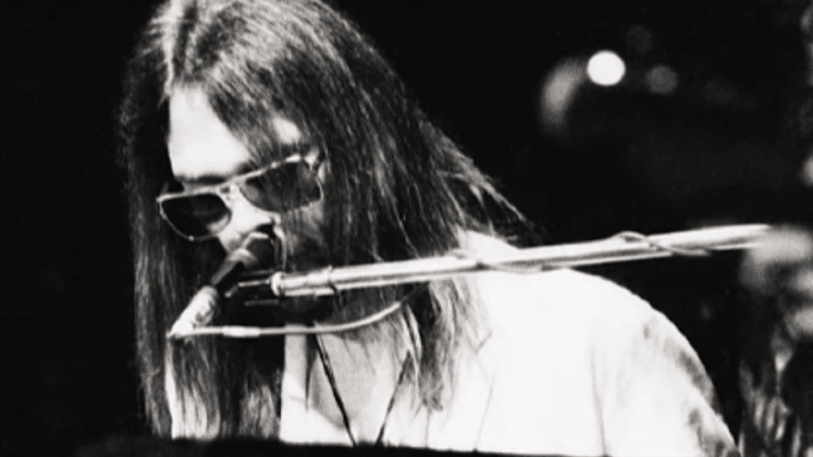 Neil Young Streams Unreleased Live Recording Of 1969 ‘The Losing End (When You’re On)’ | Society Of Rock Videos