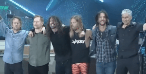 Watch Foo Fighters’ Final ‘Everlong’ Performance With Taylor Hawkins