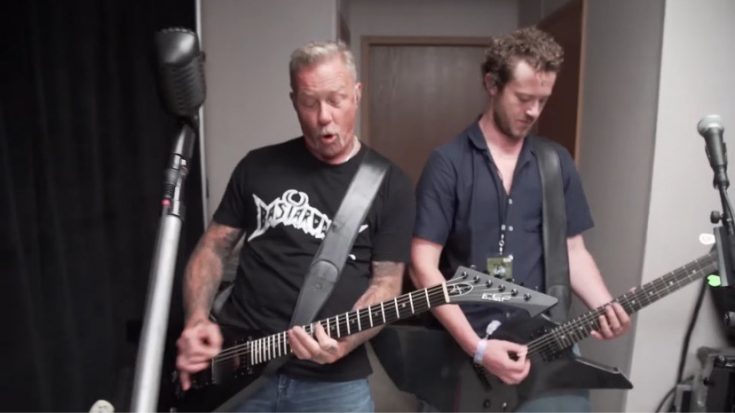 Metallica Finally Meets and Jams Eddie Munson Actor In Lollapalooza | Society Of Rock Videos
