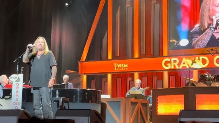 Watch Vince Neil Play In The Grand Ole Opry For The First Time | Society Of Rock Videos