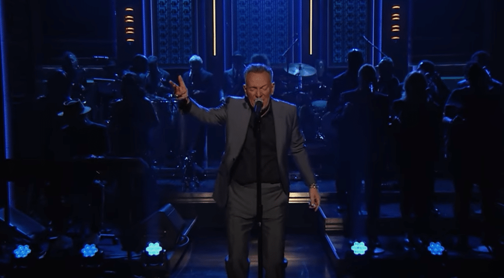 Bruce Springsteen Performs "Nightshift" On The Tonight Show