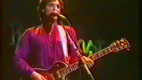 Watch A Rare Footage Of The Kinks’ ‘Bernadette’ live in 1982 | Society Of Rock Videos