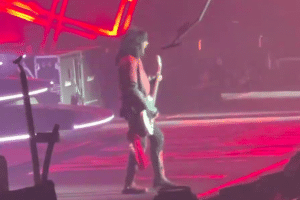 Watch Mötley Crüe Play First Show with John 5
