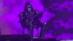KISS Fans Concerned As Gene Simmons Seem To Fall Sick Onstage | Society Of Rock Videos