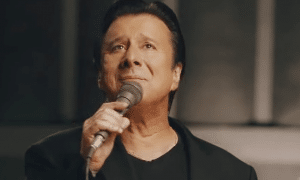 Steve Perry Opens Up About Working With Dolly Parton