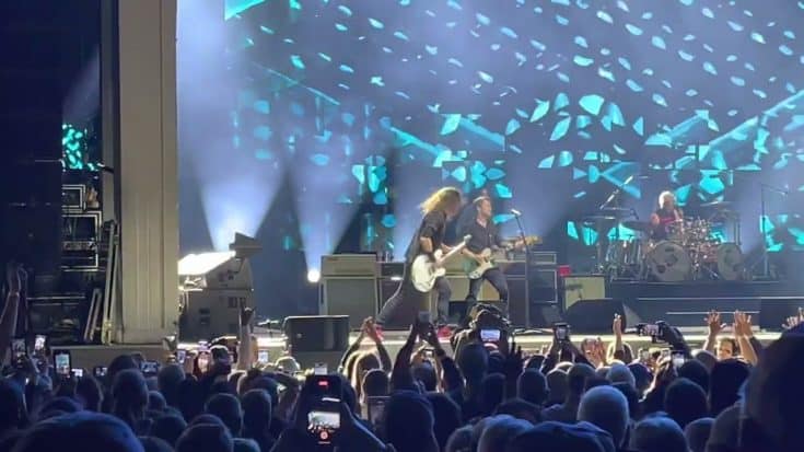 Foo Fighters Is Back On Concert With Their New Drummer! | Society Of Rock Videos