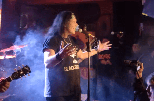 First AC/DC Singer Dave Evans Perform Band’s Hits In Recent Show