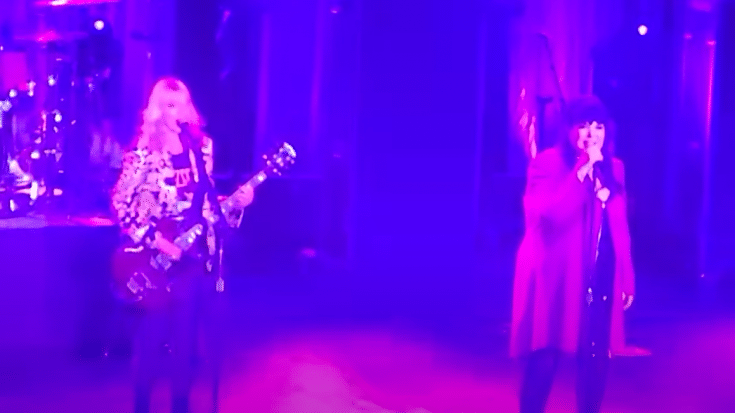 Nancy Wilson Surprises Audience with Live Appearance at Ann Wilson’s Show — Watch | Society Of Rock Videos