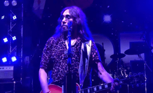 Ace Frehley Applauds the Sharp Minds of His Fans, Drawing Contrasts with KISS Fans