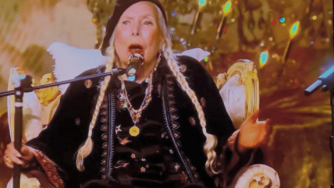 Joni Mitchell’s Incredible ‘Both Sides Now’ Performance Earns Standing Ovation at 2024 Grammys | Society Of Rock Videos