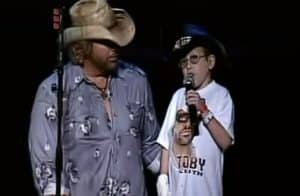 Watch Toby Keith Perform “American Soldier” With 10 Yr. Old Fan