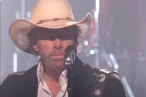 Watch The Heartbreaking Performance Of Toby Keith’s “Don’t Let the Old Man In”