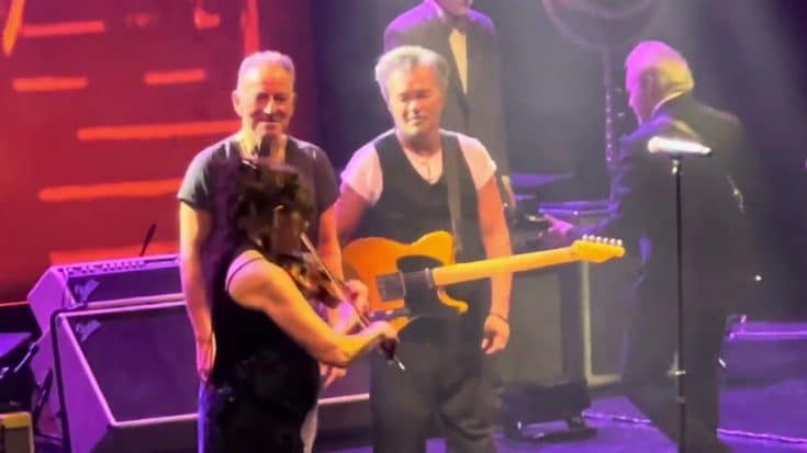 Bruce Springsteen Made A Surprise Appearance at John Mellencamp’s Concert | Society Of Rock Videos