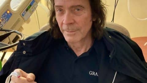 Steve Hackett Recovers and Gives Health Update After Hospitalization | Society Of Rock Videos