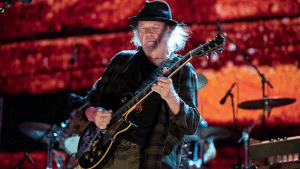 5 Albums Where Neil Young Missed the Mark