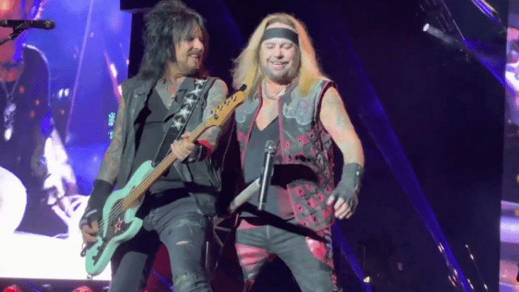 Vince Neil Calls Mötley Crüe’s New Single “Dogs Of War” A ‘Classic Crue’ | Society Of Rock Videos