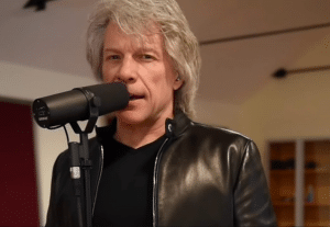 8 Classic Rock Singers Who Used to Be Great but Have Declining Vocal Abilities in 2024
