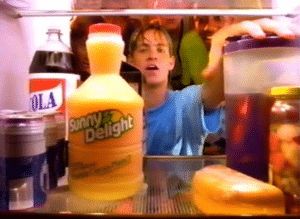 10 Discontinued ’90s Drinks Nobody Misses