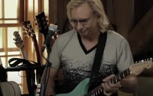 Watch Daryl Hall and Joe Walsh Jam Out “Funk Funk 49/50”