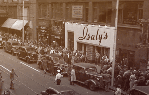 5 Famous ’60s Restaurant Chains Our Dads Used to Hang Out At