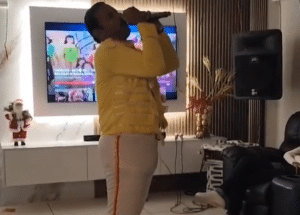 Watch This Guy Impersonate Freddie Mercury at Home With Spot-On Voice!